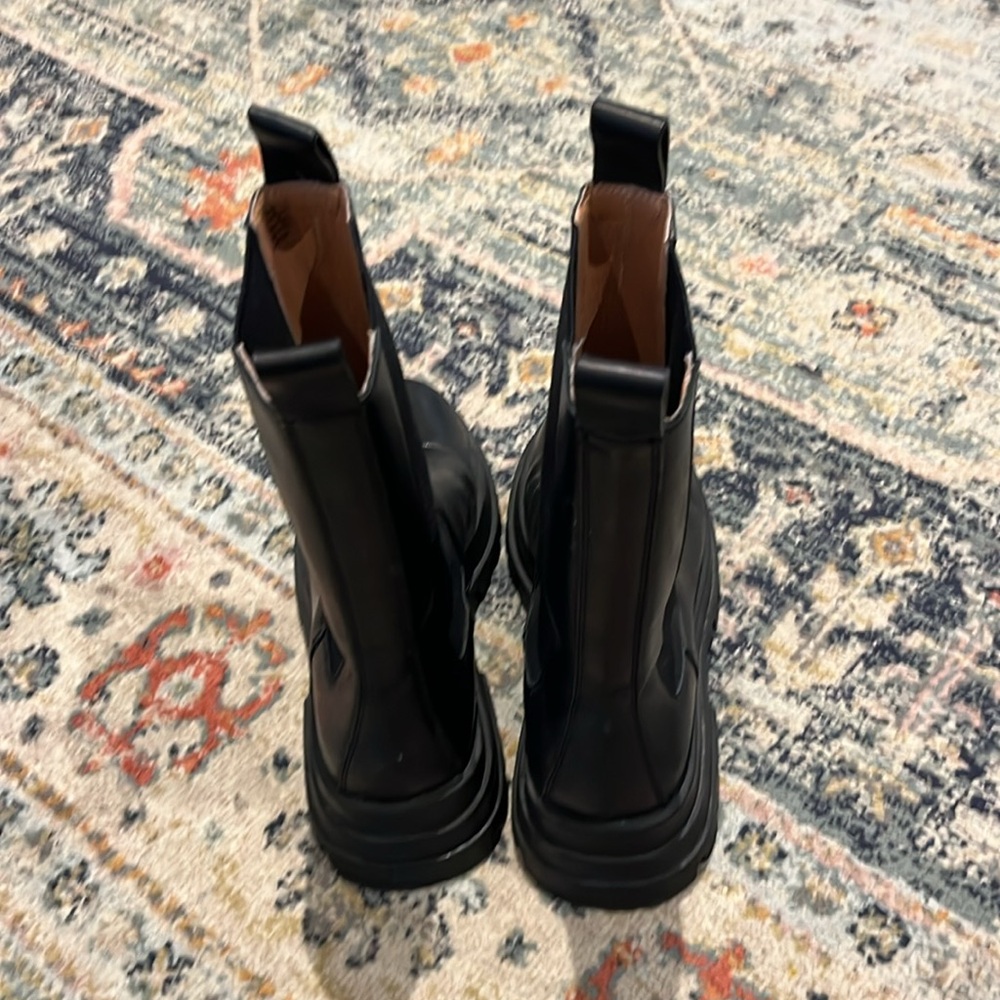 Alias Mae Chelsea Boot - Picture 2 of 3
